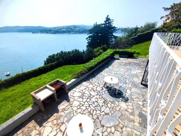 Casa independiente en avenida de Gondán