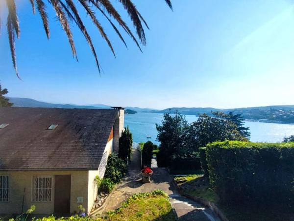 Casa independiente en avenida de Gondán