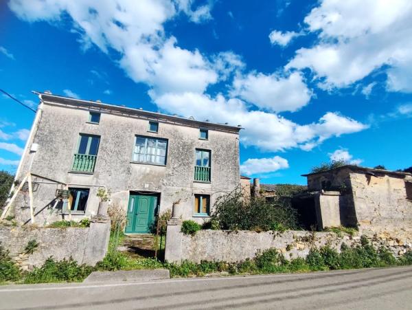 Casa independiente en Portela - San Julián