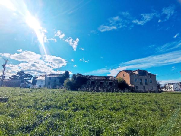 Casa independiente en Portela - San Julián