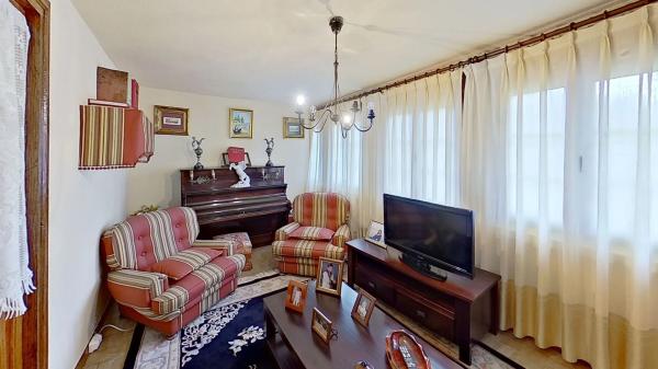 Casa independiente en Lg Casiellas