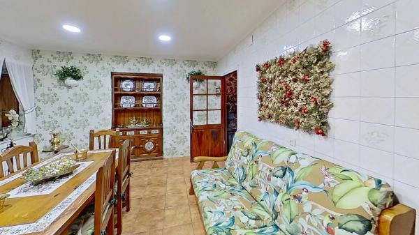 Casa independiente en Lg Casiellas