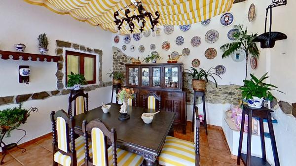 Casa independiente en Lg Casiellas