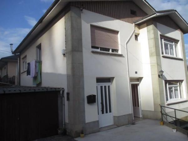 Casa independiente en calle Ferreira