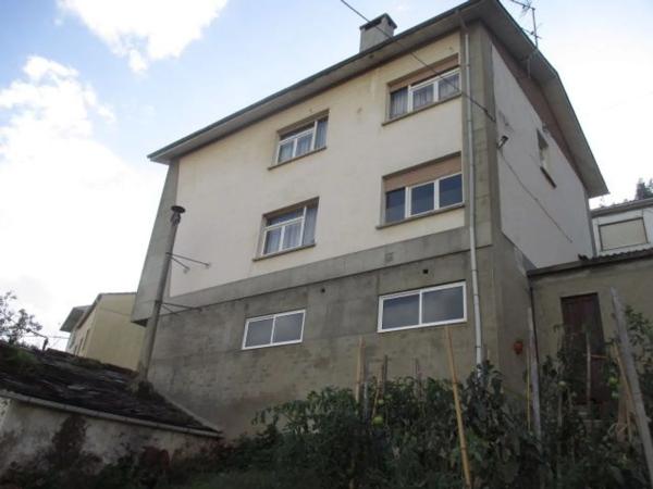 Casa independiente en calle Ferreira