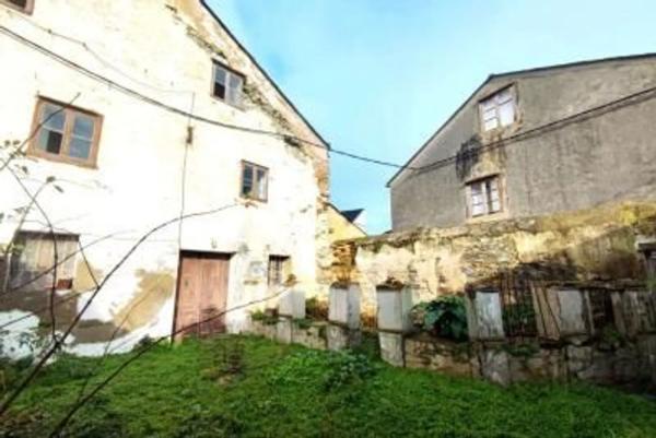 Casa independiente en calle Santa Rita