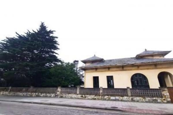 Casa independiente en avenida de Galicia