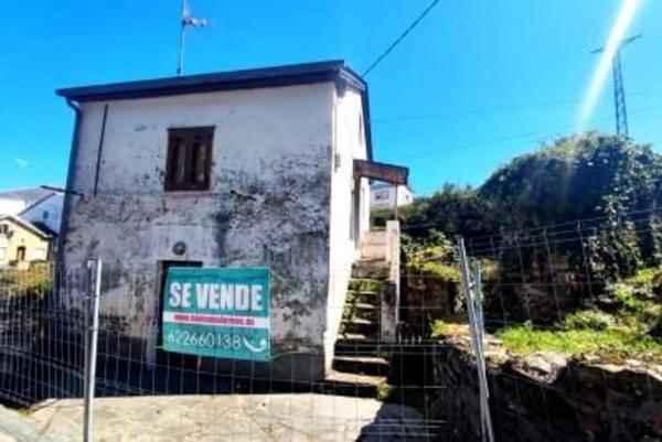 Casa independiente en calle Estebanda