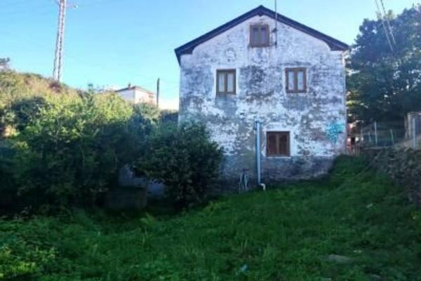 Casa independiente en calle Estebanda