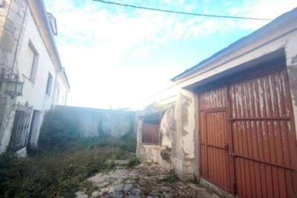 Casa independiente en avenida San Esteban