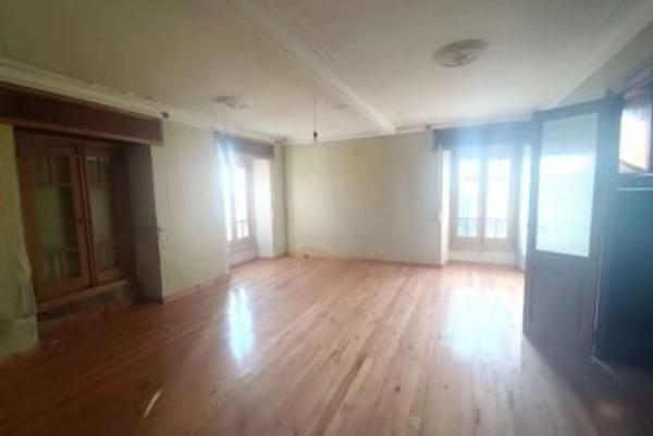 Casa independiente en avenida San Esteban