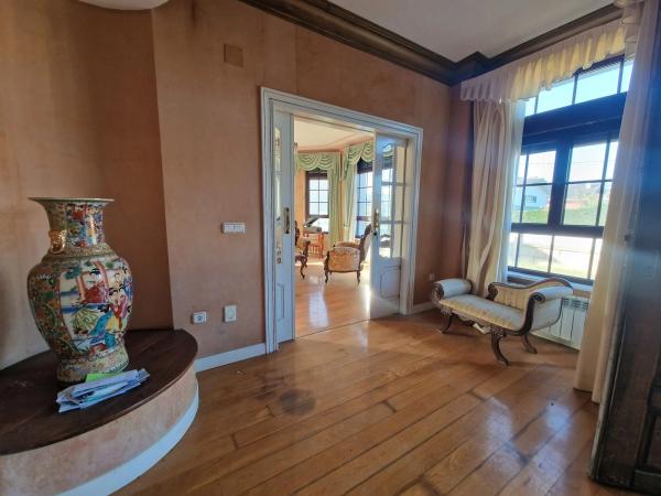 Casa independiente en avenida Navia Asturias