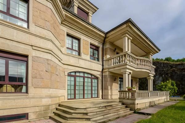 Casa independiente en avenida Navia Asturias