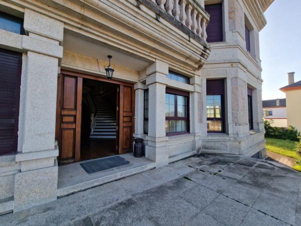 Casa independiente en avenida Navia Asturias