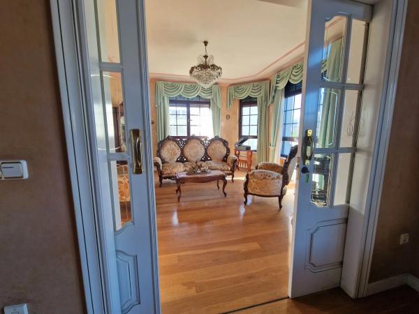 Casa independiente en avenida Navia Asturias