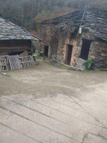 Casa independiente en calle santa eulalia de oscos s/n