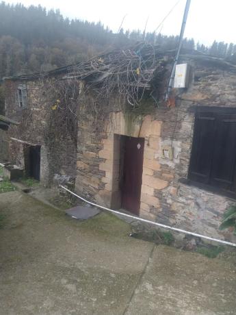 Casa independiente en calle santa eulalia de oscos s/n