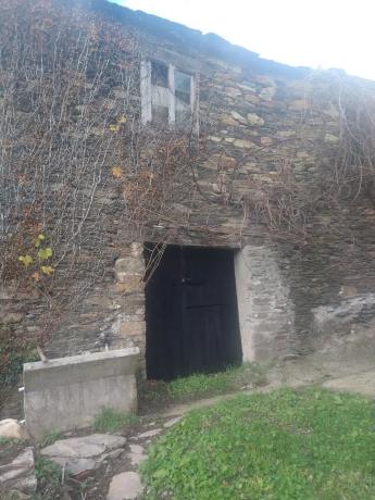 Casa independiente en calle santa eulalia de oscos s/n