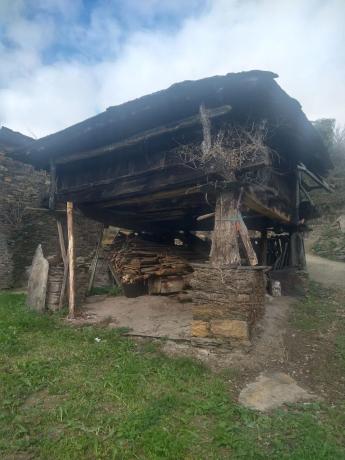 Casa independiente en calle santa eulalia de oscos s/n