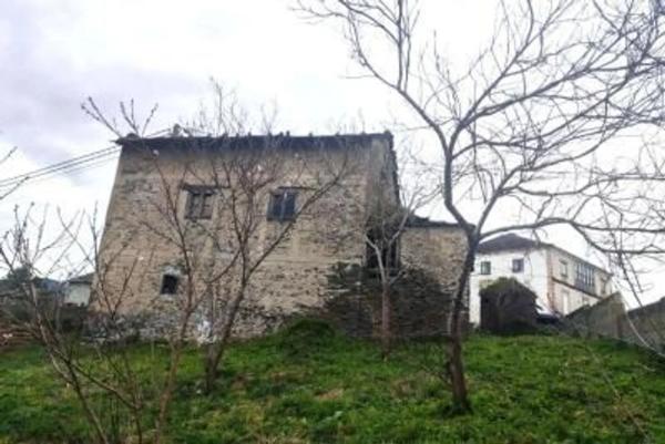 Casa independiente en calle Armental