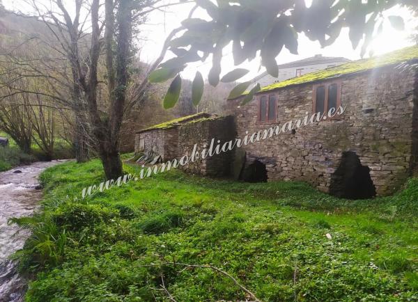 Caserón en Bustelo s/n