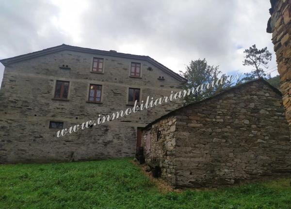 Caserón en Bustelo s/n