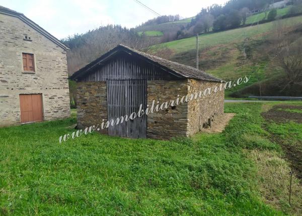 Caserón en Bustelo s/n