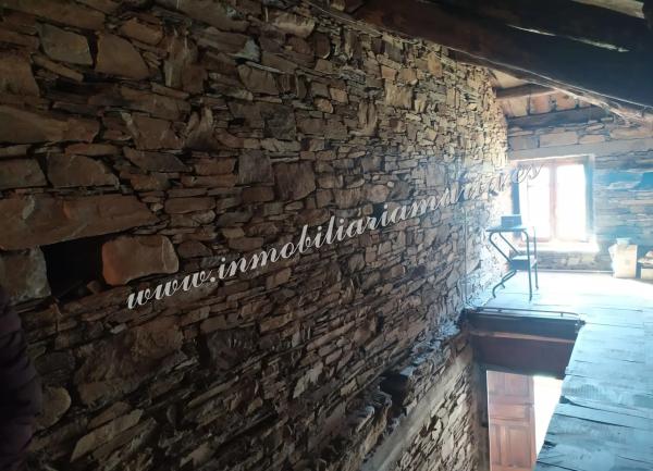 Caserón en Bustelo s/n