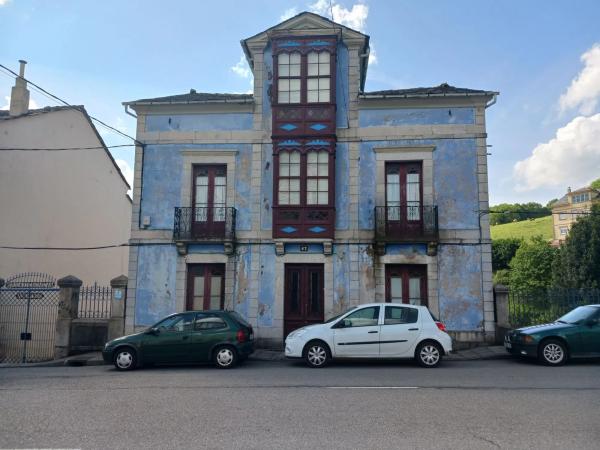 Casa independiente en avenida Melquiades Álvarez, 67