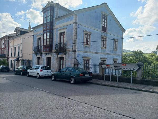 Casa independiente en avenida Melquiades Álvarez, 67