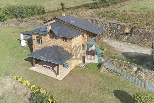 Casa independiente en Lugar Fojas