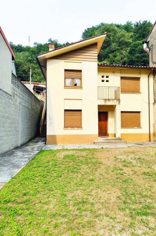 Casa independiente en avenida del Principado, 48