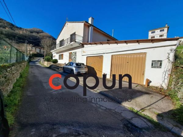 Casa independiente en Barrio, 1