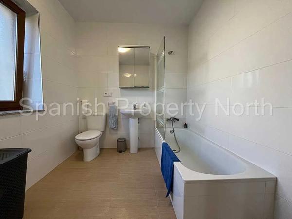 Casa independiente en Cs Llaneces r Moro