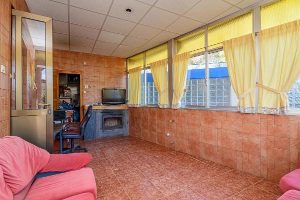 Casa independiente en calle de Higinio Carrocera, 2