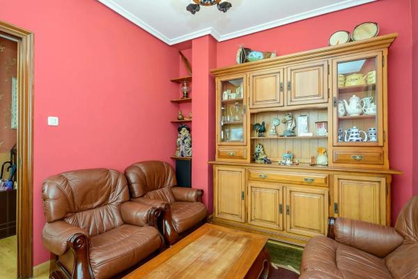 Casa independiente en calle de Higinio Carrocera, 2