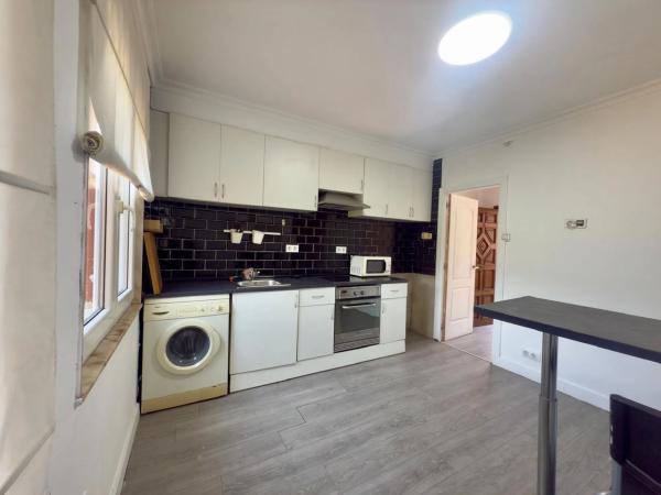 Casa independiente en calle Antonio Antuña, 92