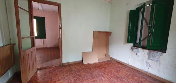 Casa independiente en Perlada, 4
