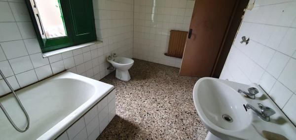 Casa independiente en Perlada, 4