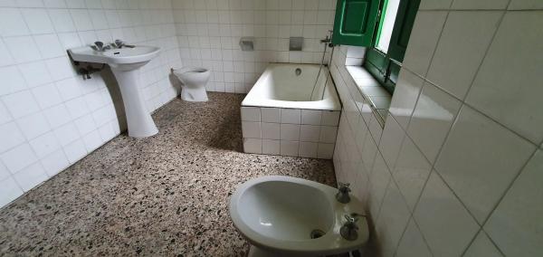 Casa independiente en Perlada, 4