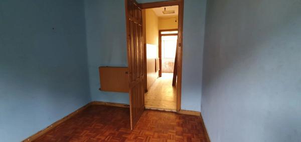 Casa independiente en Perlada, 4