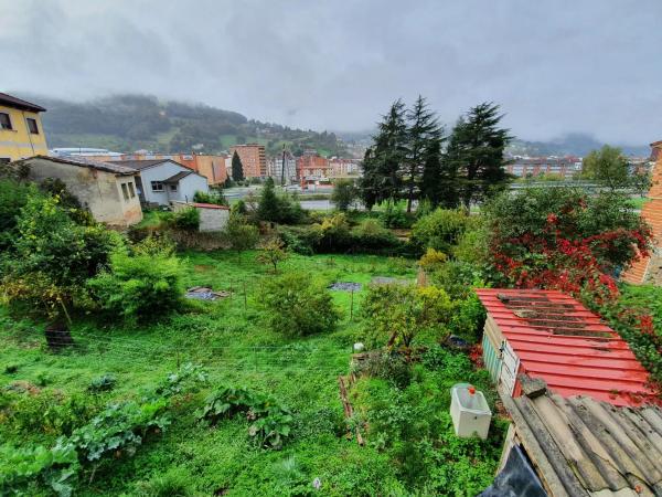 Casa independiente en Perlada, 4