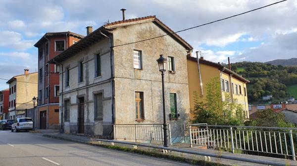 Casa independiente en Perlada, 4