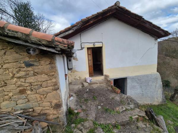 Casa independiente en El Madreñeru
