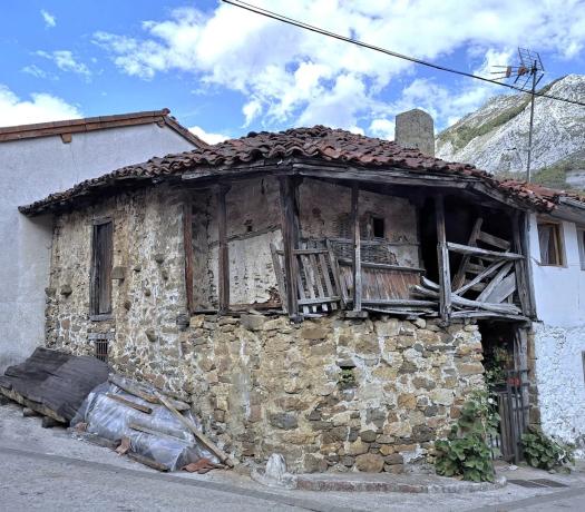 Casa de pueblo en Bezanes, 74