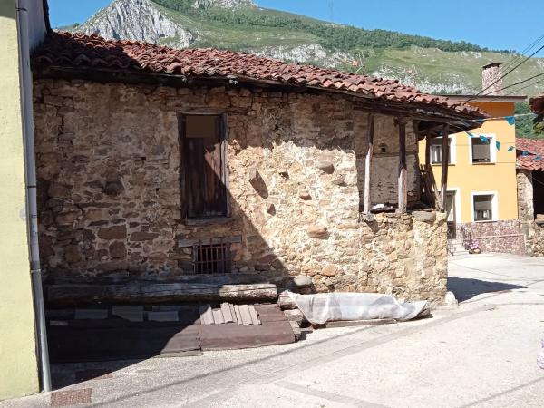 Casa de pueblo en Bezanes, 74