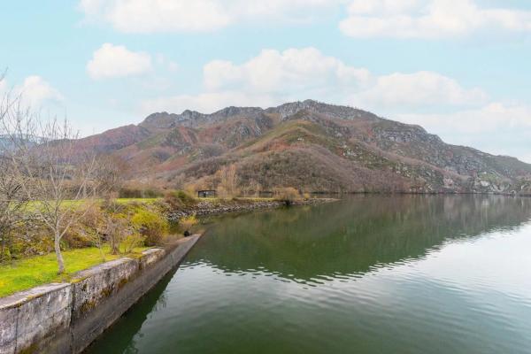 Casa independiente en Rioseco, 85