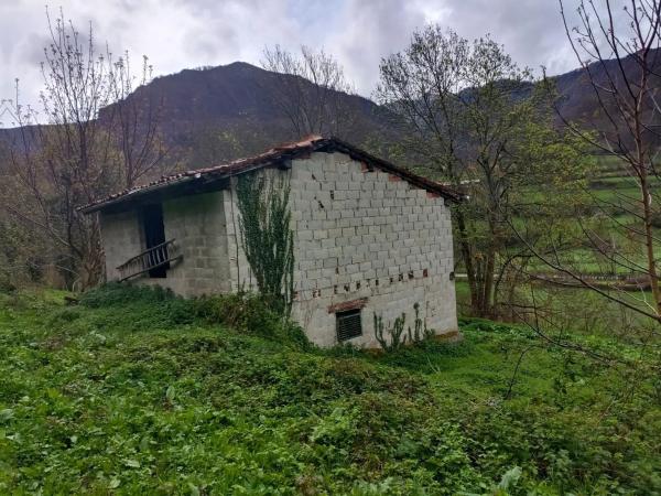 Finca rústica en Bezanes nucleo rural s/n Sn