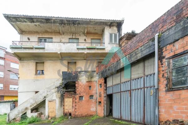 Casa independiente en avenida de Bimenes
