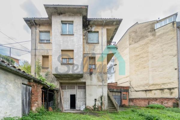 Casa independiente en avenida de Bimenes